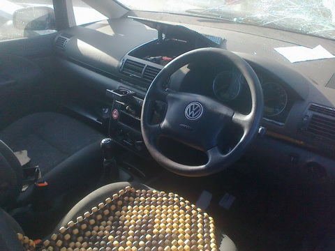 Подержанные Автозапчасти Volkswagen SHARAN 2000 1.9 машиностроение минивэн 4/5 d.  2012-02-25